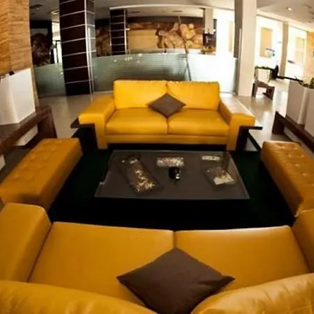 Mogorjelo فندق 4*