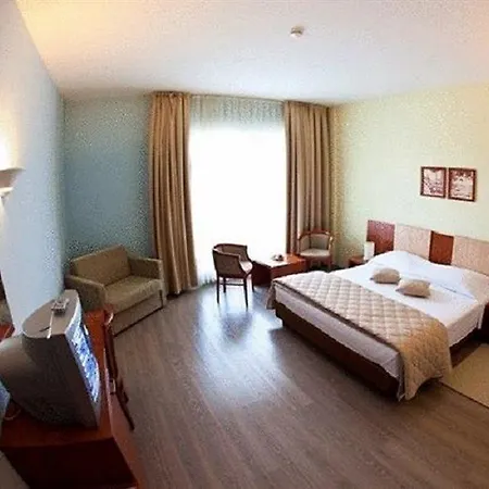 فندق Mogorjelo 4*