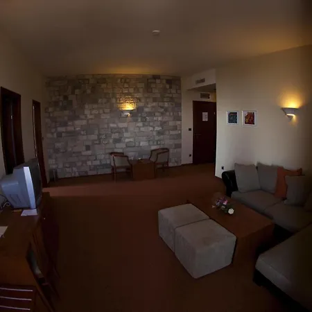 Mogorjelo Hotel 4*