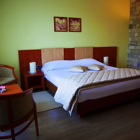 Mogorjelo Hotel